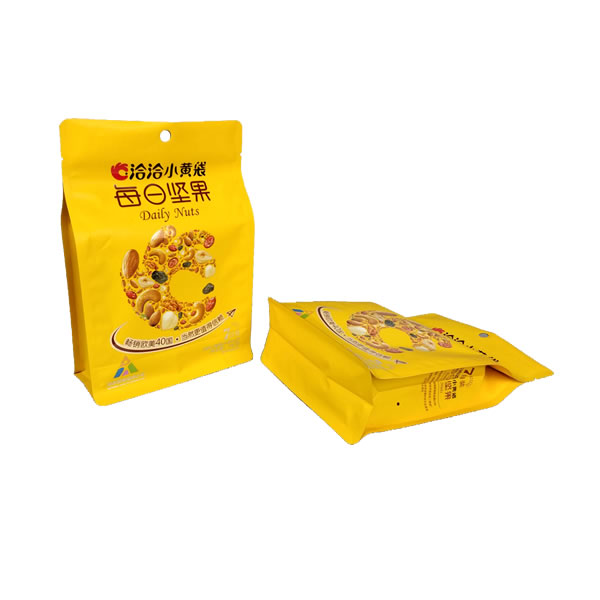 Nuts packaging bag with zipper