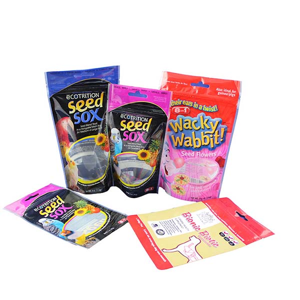 Pet food packaging bag with zipper